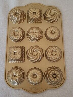 Nordic Ware Baking Bunt Charms Decorative Pan USA